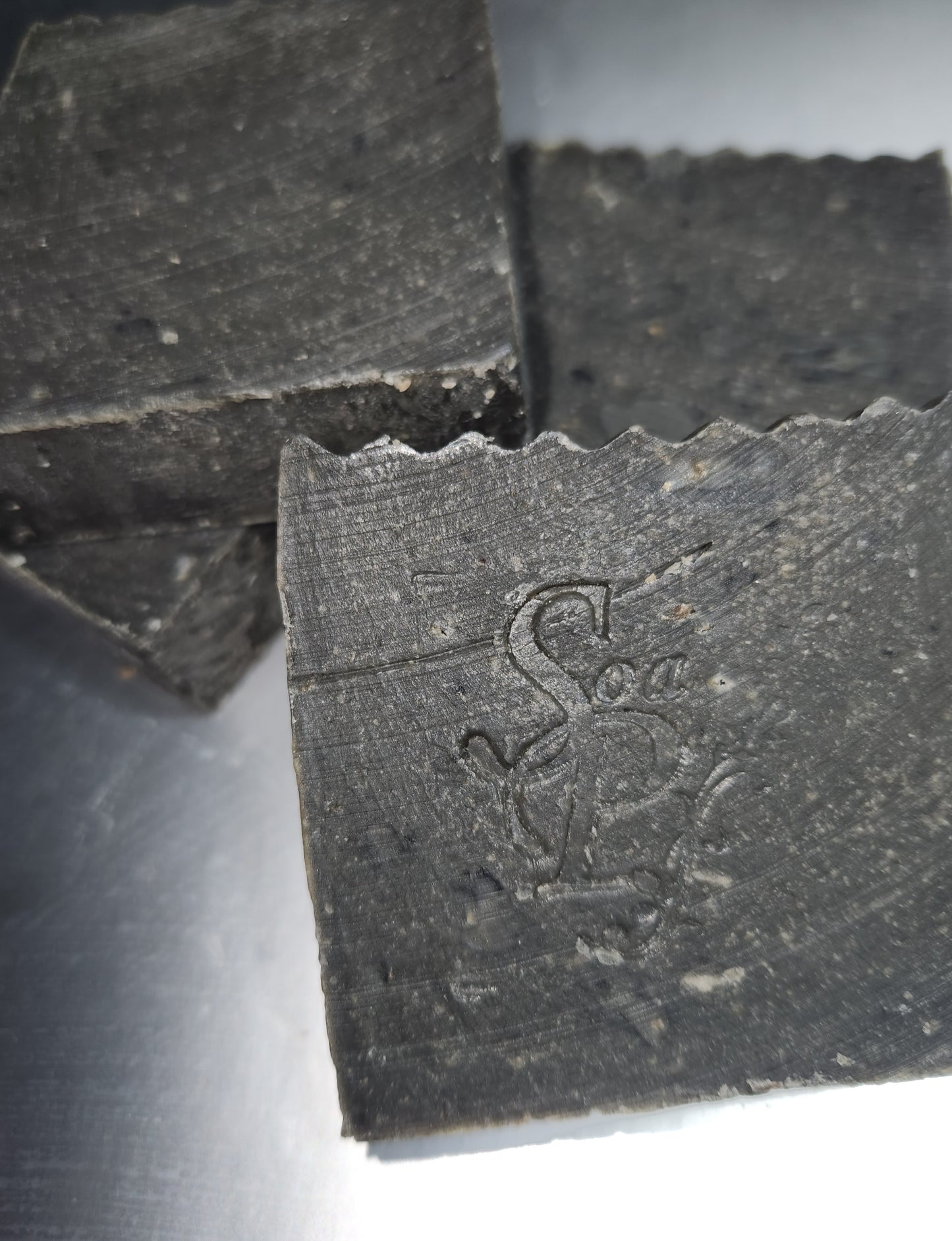 Greyson (Activated Charcoal)